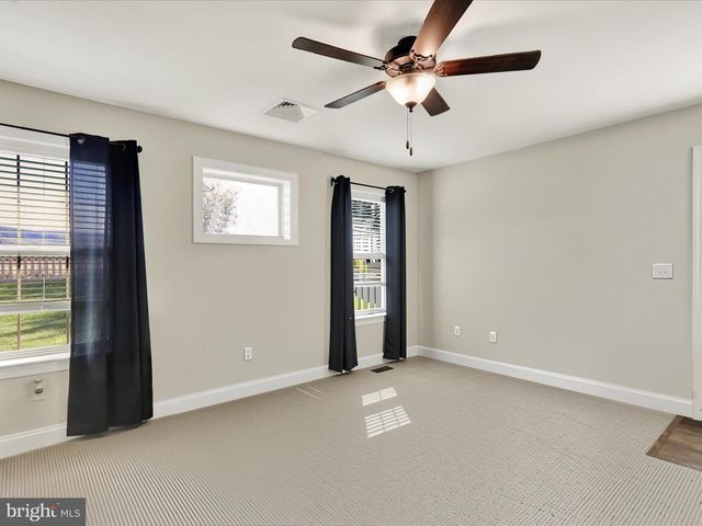 143 ROSEBUSH CT, Womelsdorf, PA 19567