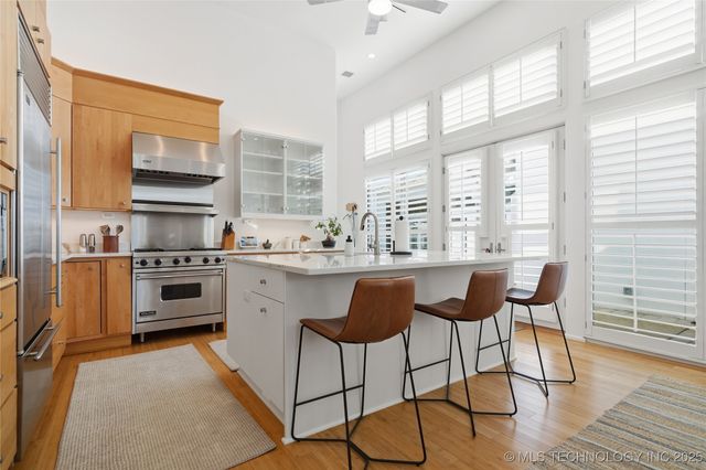 5301 Oak Timber Drive, Tulsa, OK 74131