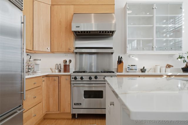 5301 Oak Timber Drive, Tulsa, OK 74131