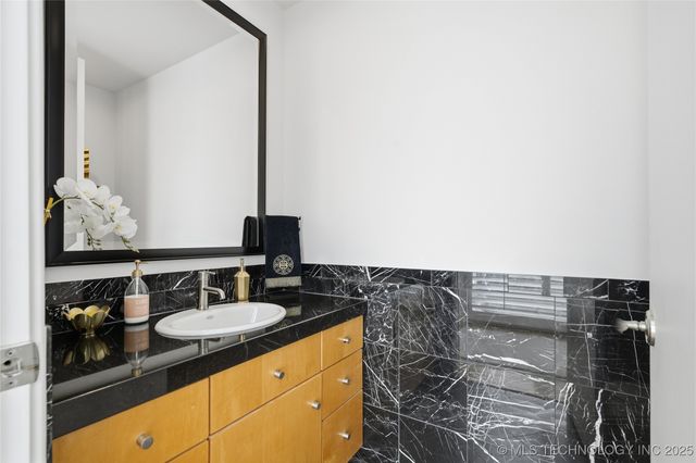 5301 Oak Timber Drive, Tulsa, OK 74131