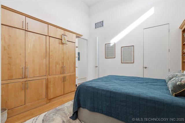 5301 Oak Timber Drive, Tulsa, OK 74131