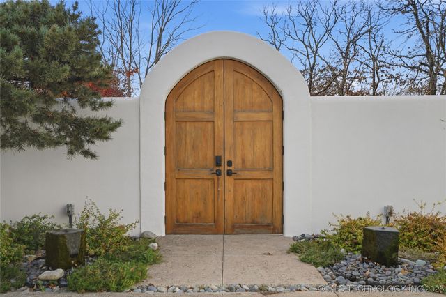 5301 Oak Timber Drive, Tulsa, OK 74131