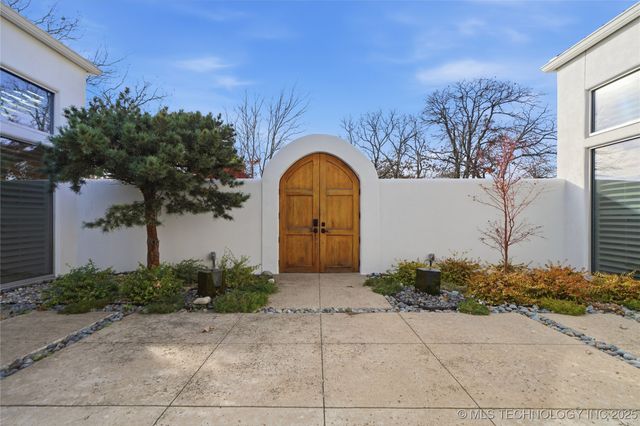 5301 Oak Timber Drive, Tulsa, OK 74131