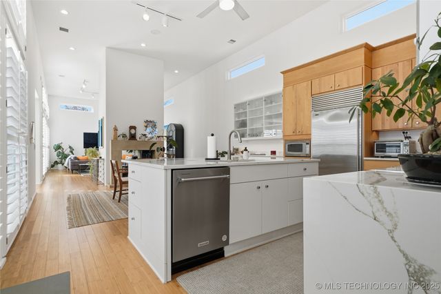 5301 Oak Timber Drive, Tulsa, OK 74131