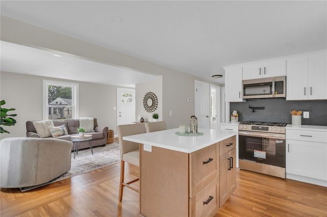 142 Yucatan Drive, Warwick, RI 02889