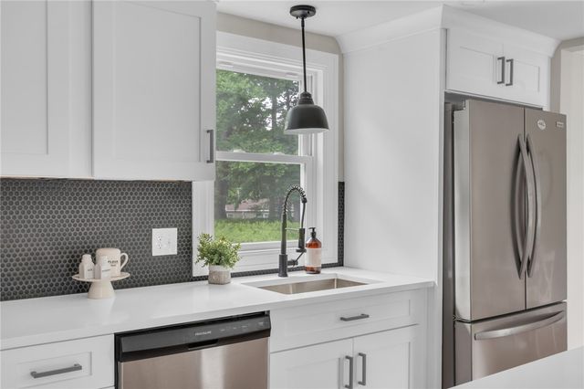 142 Yucatan Drive, Warwick, RI 02889