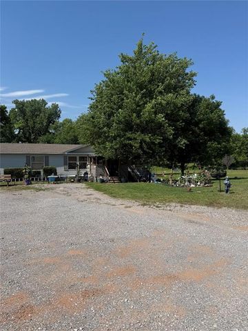 908 County Street 2983, Blanchard, OK 73010