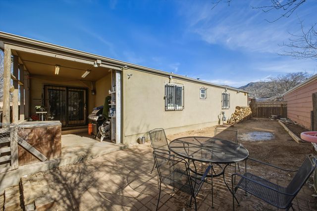 617 Turquoise Court NE, Albuquerque, NM 87123