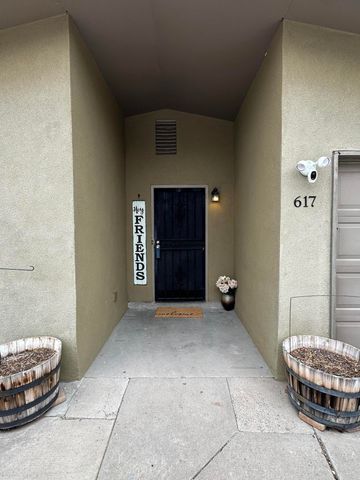 617 Turquoise Court NE, Albuquerque, NM 87123