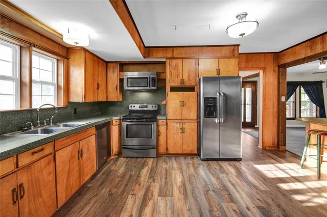 1219 W 5th Street, Freeport, TX 77541