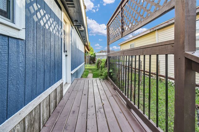 1219 W 5th Street, Freeport, TX 77541