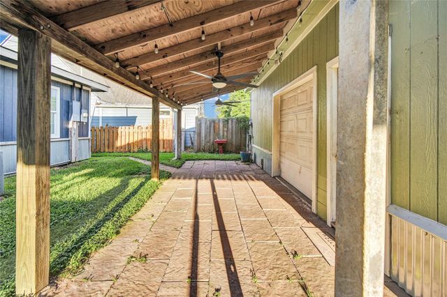 1219 W 5th Street, Freeport, TX 77541