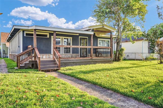 1219 W 5th Street, Freeport, TX 77541