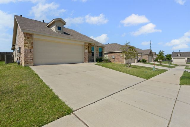 8308 High Robin Avenue, Fort Worth, TX 76123