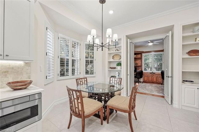 831 Sailaway LN 104, Naples, FL 34108