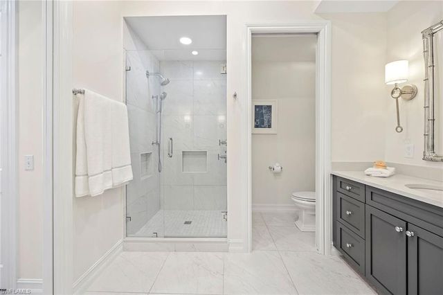 831 Sailaway LN 104, Naples, FL 34108