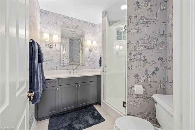 831 Sailaway LN 104, Naples, FL 34108