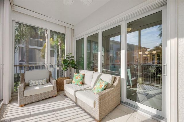 831 Sailaway LN 104, Naples, FL 34108