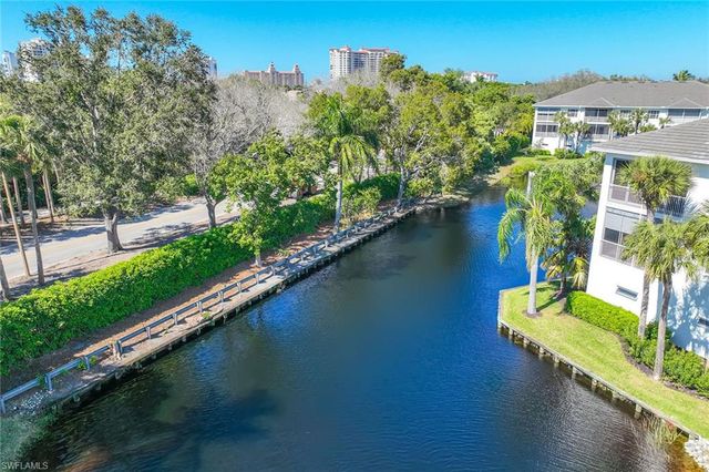 831 Sailaway LN 104, Naples, FL 34108