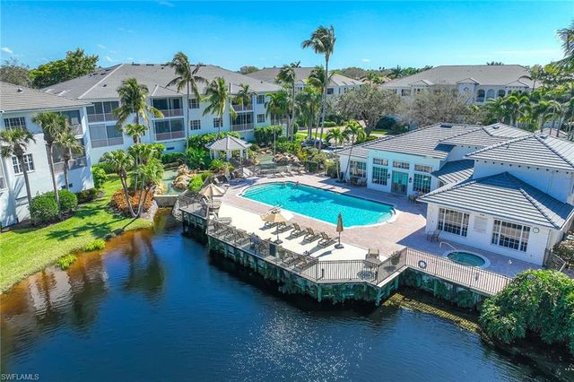 831 Sailaway LN 104, Naples, FL 34108