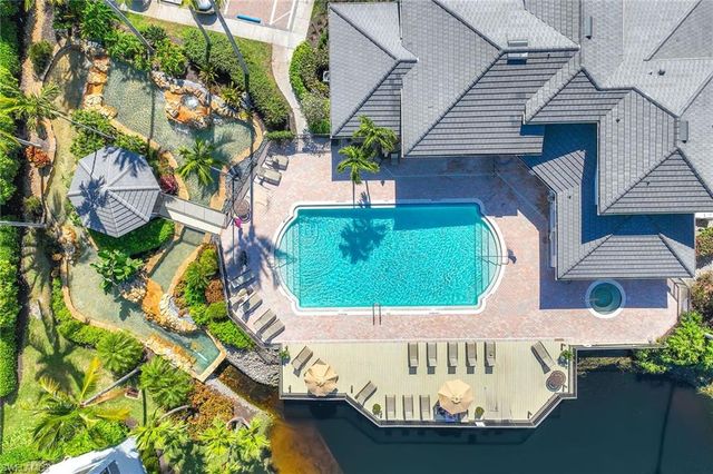 831 Sailaway LN 104, Naples, FL 34108