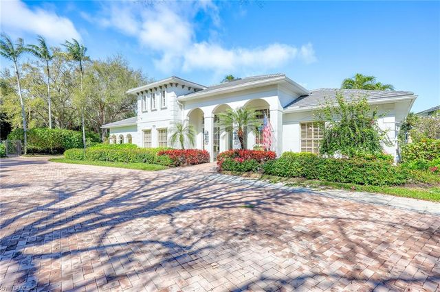 831 Sailaway LN 104, Naples, FL 34108