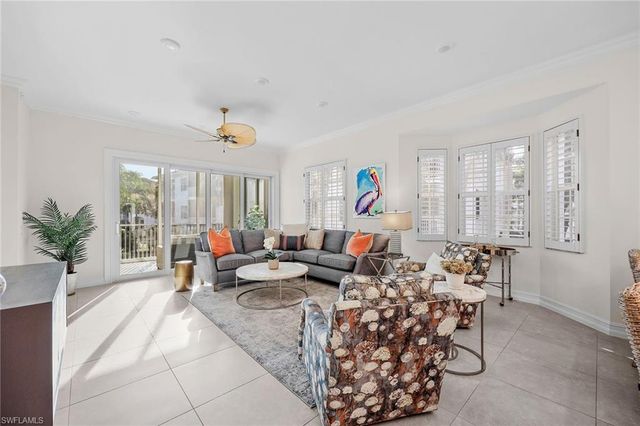 831 Sailaway LN 104, Naples, FL 34108