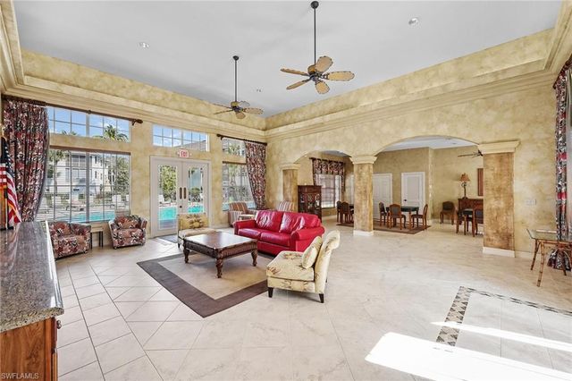831 Sailaway LN 104, Naples, FL 34108