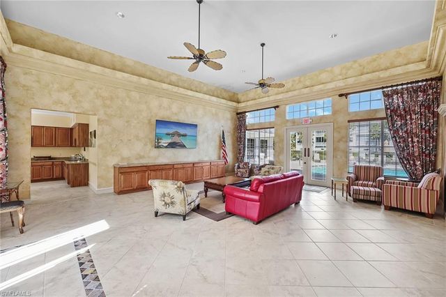 831 Sailaway LN 104, Naples, FL 34108