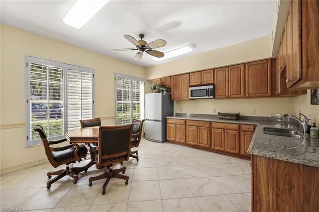 831 Sailaway LN 104, Naples, FL 34108
