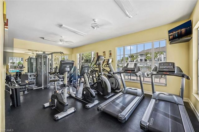 831 Sailaway LN 104, Naples, FL 34108
