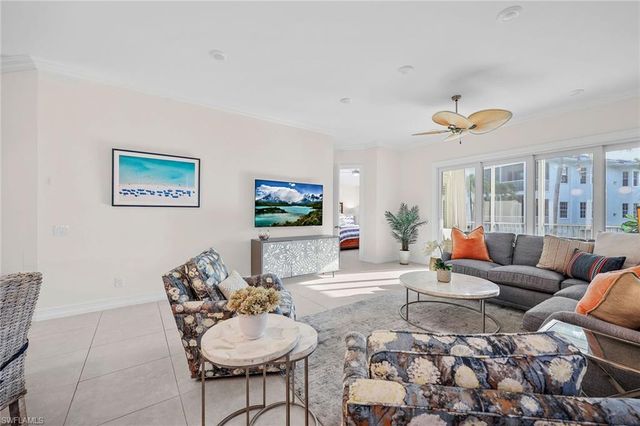 831 Sailaway LN 104, Naples, FL 34108
