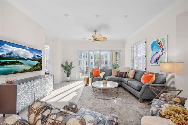 831 Sailaway LN 104, Naples, FL 34108