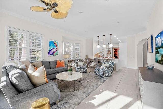 831 Sailaway LN 104, Naples, FL 34108