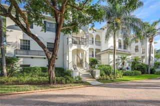 831 Sailaway LN 104, Naples, FL 34108