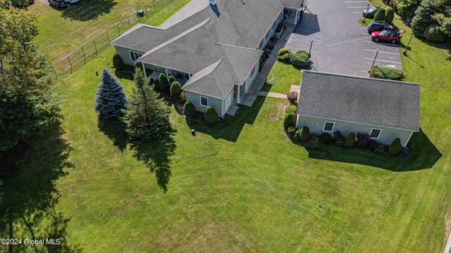 16 Hunter Brook Lane, Queensbury, NY 12804