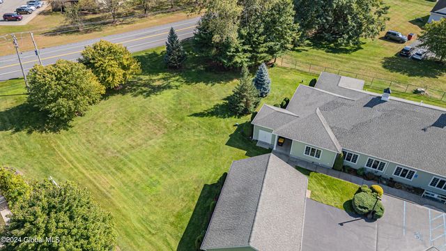 16 Hunter Brook Lane, Queensbury, NY 12804