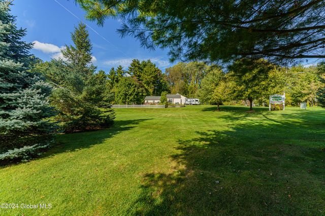 16 Hunter Brook Lane, Queensbury, NY 12804