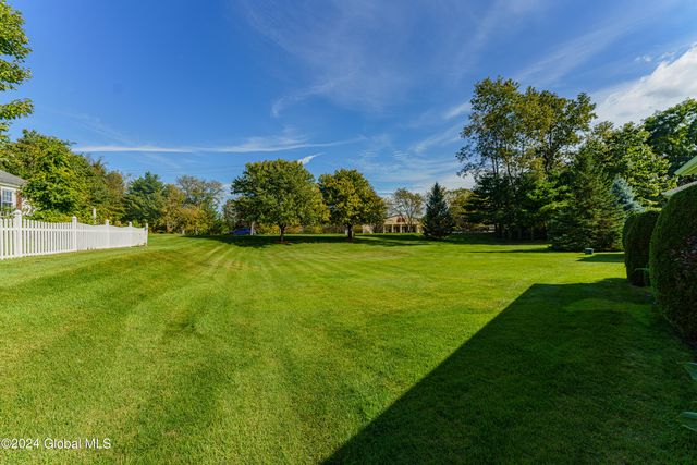 16 Hunter Brook Lane, Queensbury, NY 12804