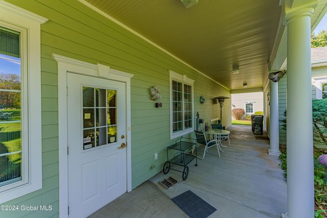 16 Hunter Brook Lane, Queensbury, NY 12804