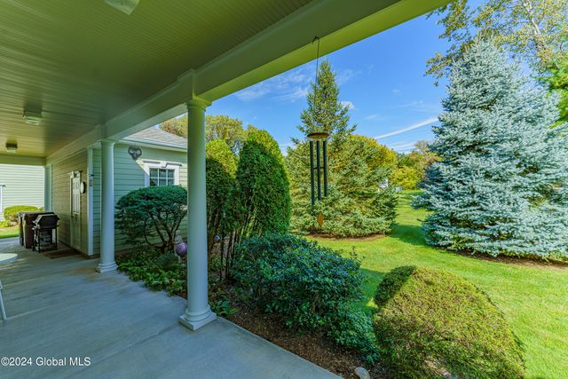 16 Hunter Brook Lane, Queensbury, NY 12804