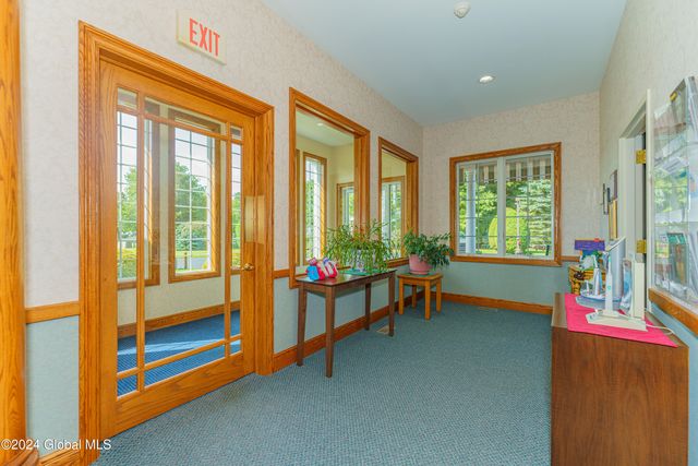 16 Hunter Brook Lane, Queensbury, NY 12804