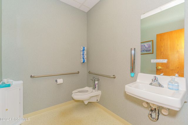 16 Hunter Brook Lane, Queensbury, NY 12804