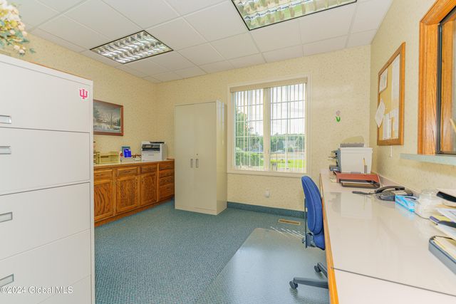 16 Hunter Brook Lane, Queensbury, NY 12804