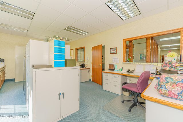 16 Hunter Brook Lane, Queensbury, NY 12804