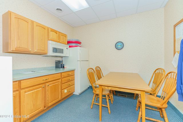 16 Hunter Brook Lane, Queensbury, NY 12804