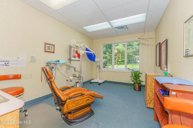 16 Hunter Brook Lane, Queensbury, NY 12804