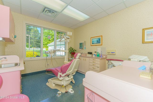 16 Hunter Brook Lane, Queensbury, NY 12804