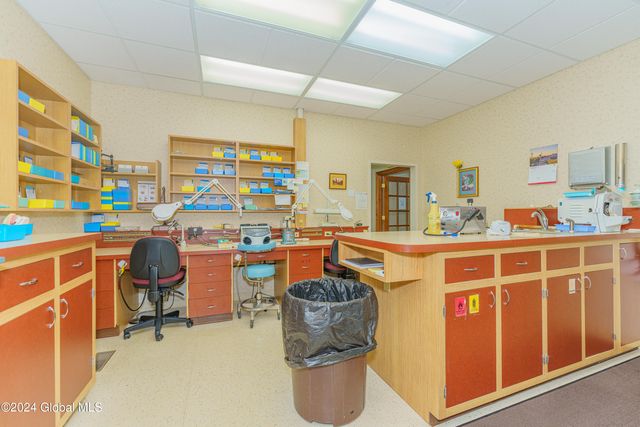 16 Hunter Brook Lane, Queensbury, NY 12804