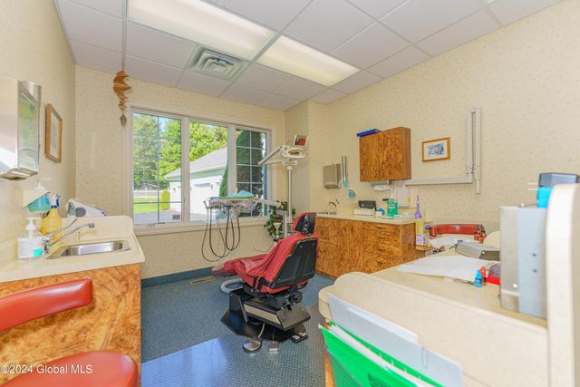 16 Hunter Brook Lane, Queensbury, NY 12804